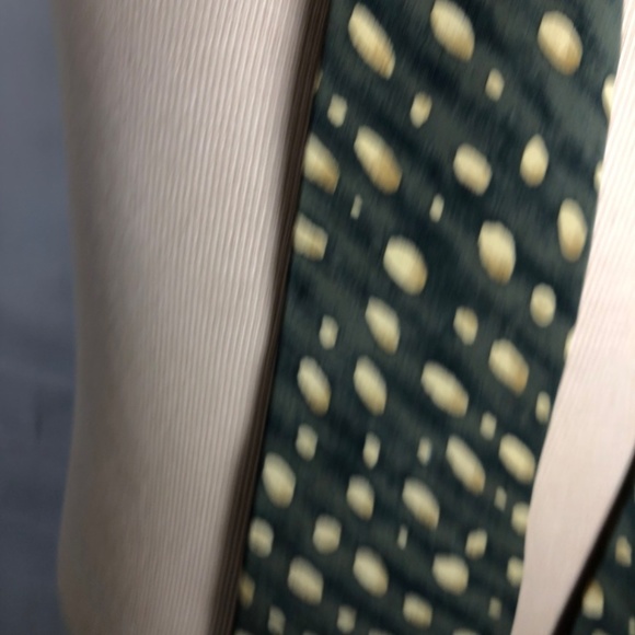 Men’s Green,Black and Gold Silk Tie. Like NEW - Picture 3 of 4
